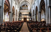 Explore Église Saint-Hippolyte