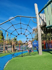 Explore Henry Reynolds Gardens