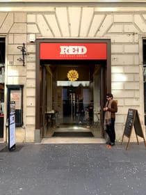 Enjoy a literary coffee experience at Red Bistrot e Libreria