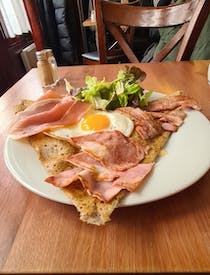 Indulge in delicious crepes at Crêperie Brocéliande