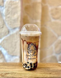 Savour delicious drinks at Bubble Tea Bar