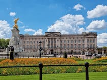 Walk to Buckingham Palace