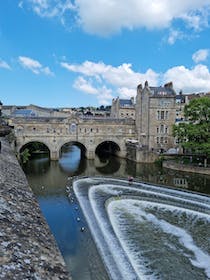 Admire the architectural beauty of Pulteney Bridge