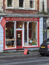 Indulge in Delicious Bagels at Little Red Roaster