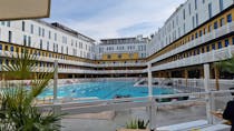 Discover the famous pool at Hotel Molitor
