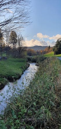 Explore the scenic Braidburn Valley Park