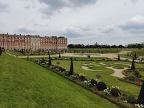 Explore Hampton Court Green