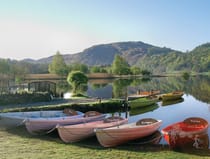 Row a boat and indulge in tea and cakes at Faeryland Grasmere