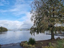 Explore the beauty of Windermere Lake