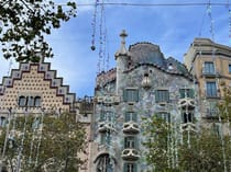 Take in the sights at Passeig de Gràcia