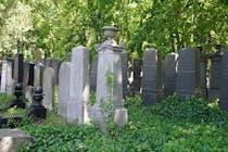 Visit the Jewish cemetery at Schönhauser Allee