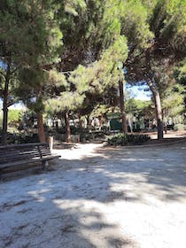 Relax in Pinède Garden