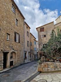 Explore the charming streets of Valbonne