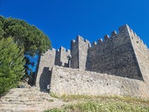 Explore Castelo de Sesimbra