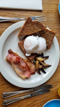 Enjoy a hearty breakfast at Bridge House Restaurant