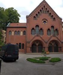 Visit the largest synagogue in Berlin