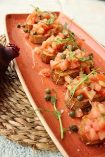 Dine at L'Hontanar-Cuina mediterrània