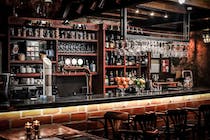 Enjoy drinks at Beco da Ribeira