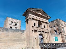Explore the Château de La Tour d'Aigues