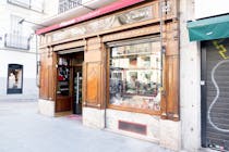 Eat traditional spanish cakes at Viena Capellanes