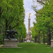 Go for a walk in Tiergarten