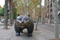 Take photos with El Gat de Botero