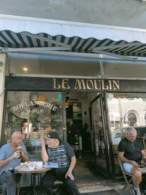 Order a coffee at Le Moulin