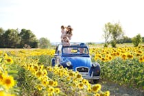 Explore the charming villages of Luberon and Provence in style with Oh My Deuche Hire
