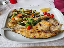 Enjoy the fresh seafood at Restaurante A Grelha do Ti-Manel