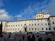 Take a stroll at Palazzo Chigi