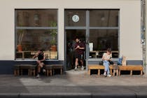 Wake up at Isla Coffee Berlin