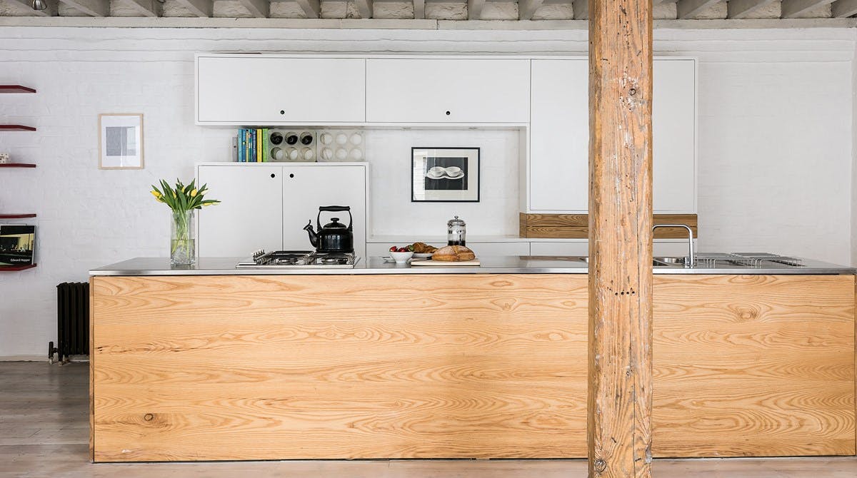 Kitchen with breakfast on surface inside inside Swing apartment