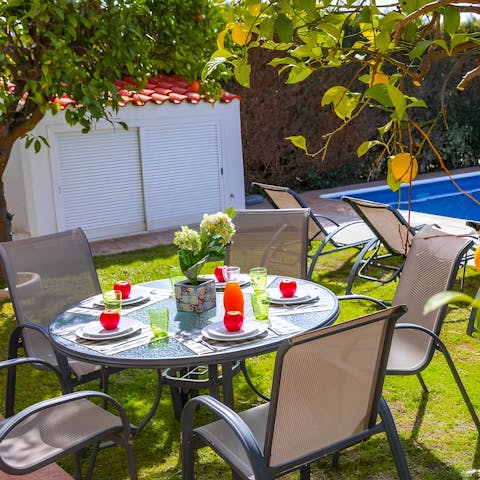 Sit down to a Cypriot-inspired breakfast in the sunshine