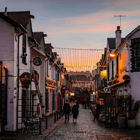 Stay in Glasgow's vibrant West End, not far from Ashton Lane