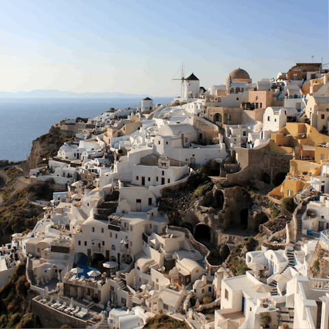 Explore the gorgeous coastline of Santorini, right on your doorstep