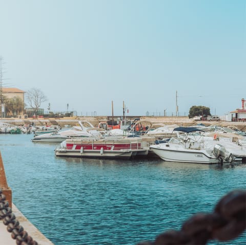 Stay just thirty minutes from Quinta do Lago and its beaches