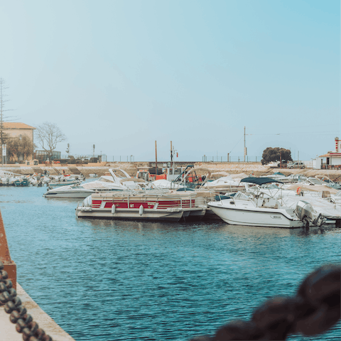 Stay just thirty minutes from Quinta do Lago and its beaches