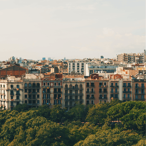 Stay in Sagrada Familia, a traditional neighbourhood full of shops, pleasant terraces and restaurants