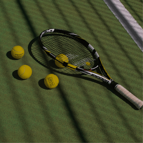 Embrace friendly competition on the tennis court