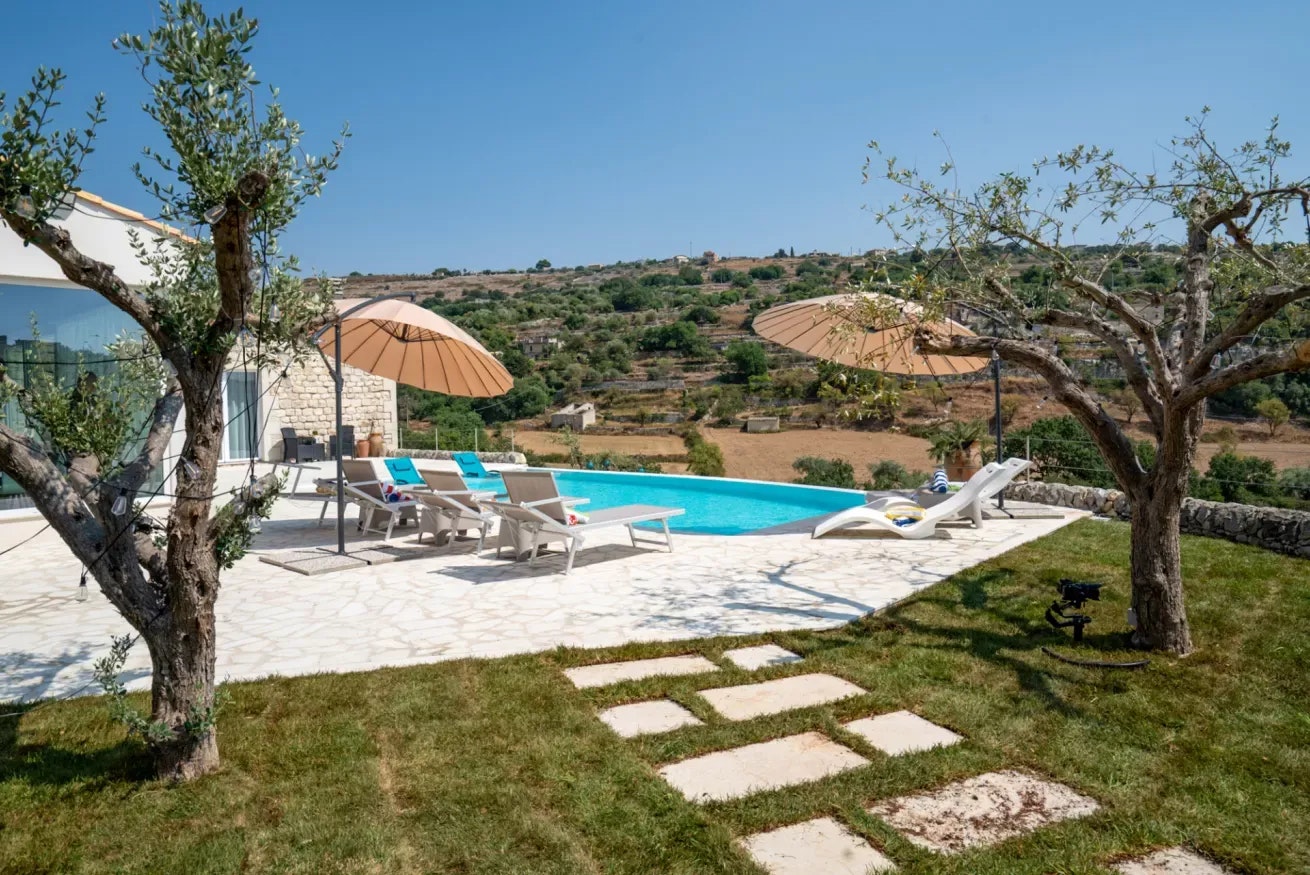 Modica Cave Retreat
