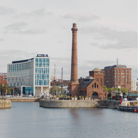 Go sightseeing in Liverpool – the Docks are nearby