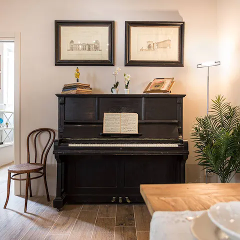 Play nostalgic harmonies on the piano