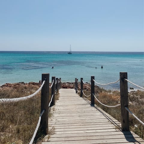 The unspoiled caves and sandy beaches await, just 2km from the home