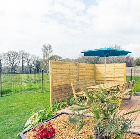 Share leisurely afternoons in the garden with a glass of Muscadet