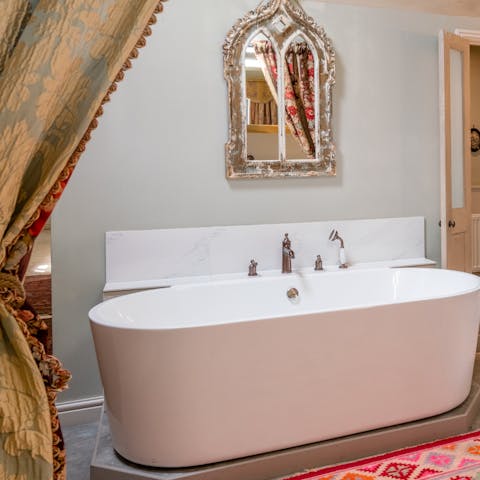 Soak your cares away after long walks through the Cotswolds