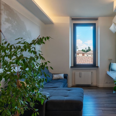 Enjoy a glass of Prosecco in the living room