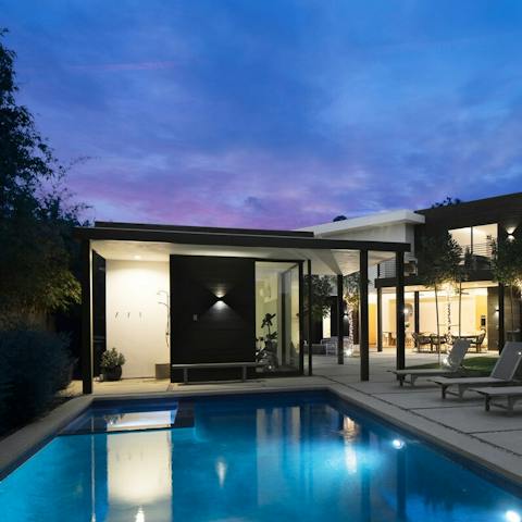 Soak in the integrated jacuzzi while the kids splash in the pool