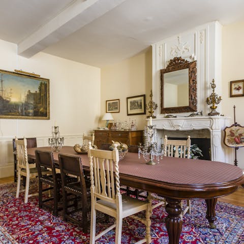 Organise delicious family feasts in the opulent dining area