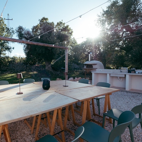 Light up the pizza oven for memorable alfresco dinners