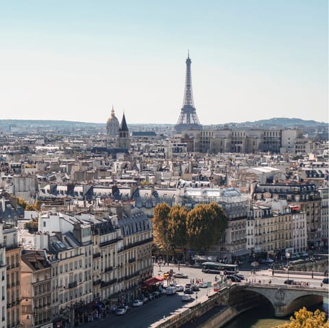 Stay in the 2nd arrondissement of Paris by Strasbourg Saint-Denis